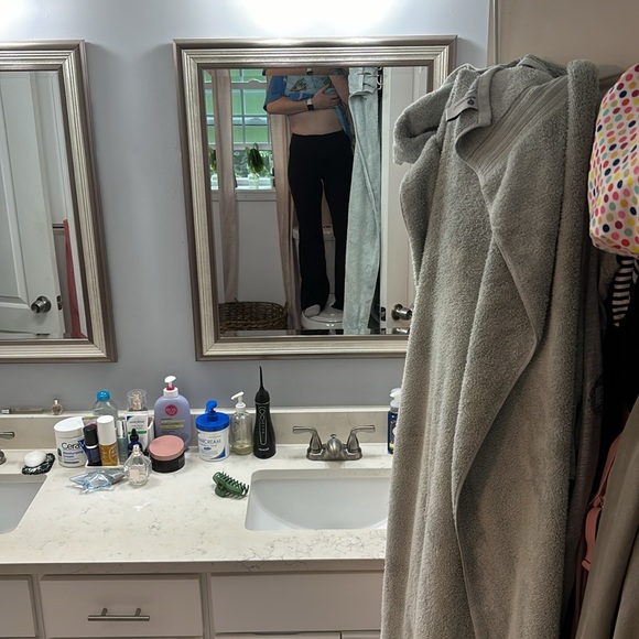 Flattering bootleg BP leggings - Picture 3 of 9